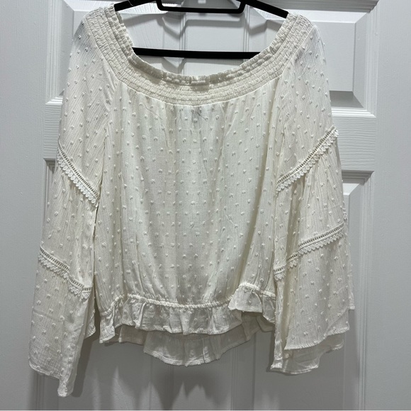 Lulu’s Off Shoulder Blouse - Picture 3 of 4